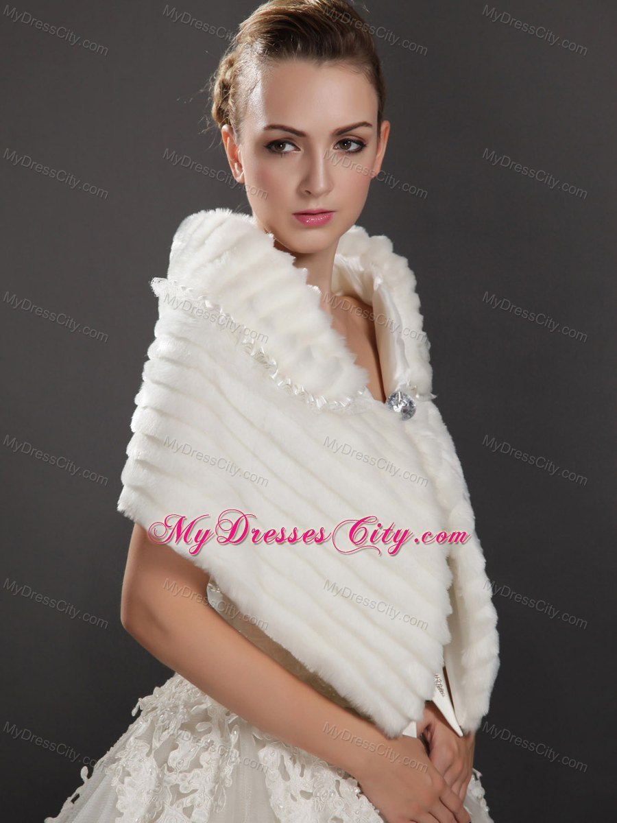 Luxurious Button Faux Fur Fold-over Collar Wrap / Shawl