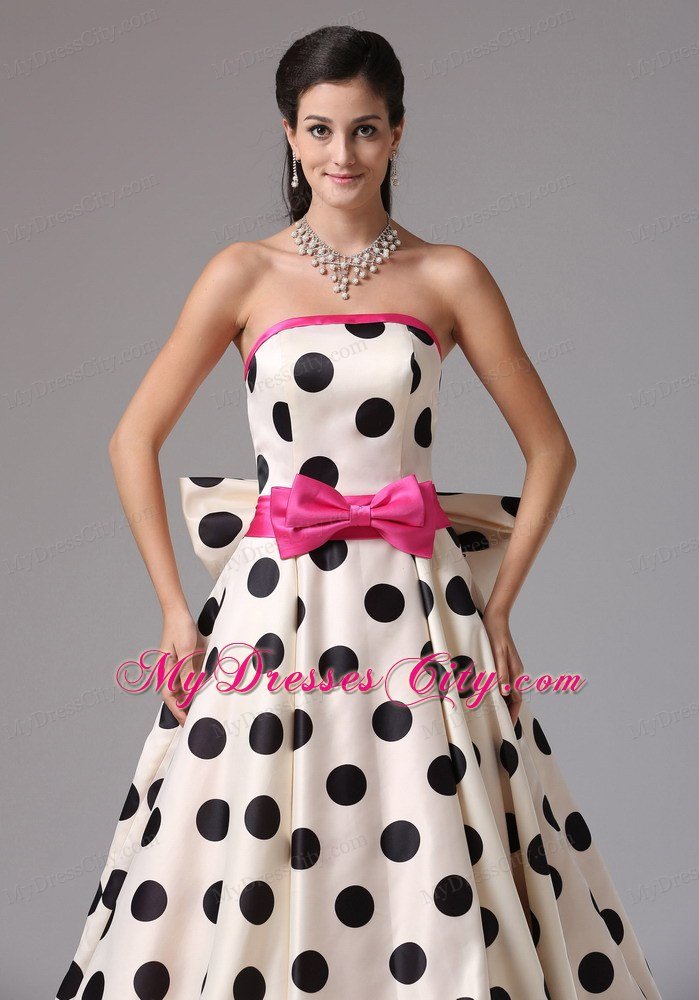 Pretty A-line Strapless Prom Gowns with Bowknot Front and Back