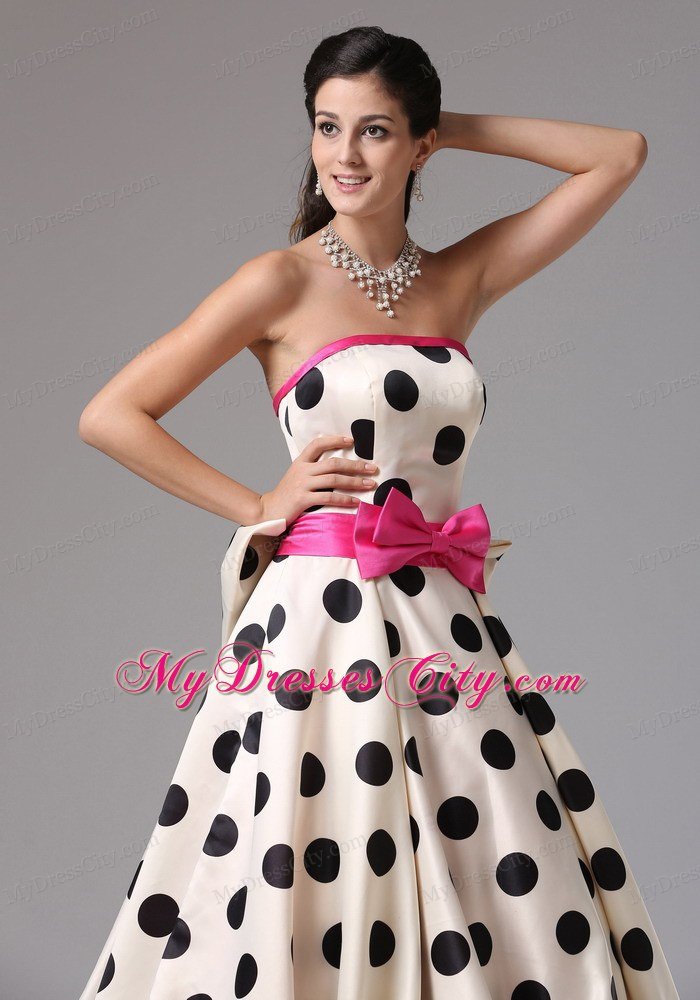 Pretty A-line Strapless Prom Gowns with Bowknot Front and Back