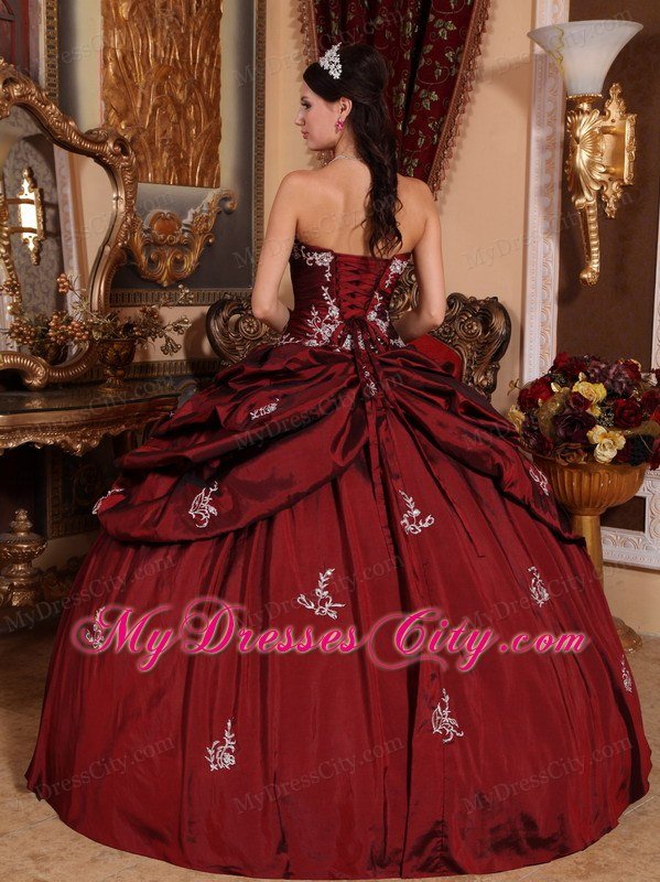 Burgundy Sweetheart Quinceanera Dress with Appliques