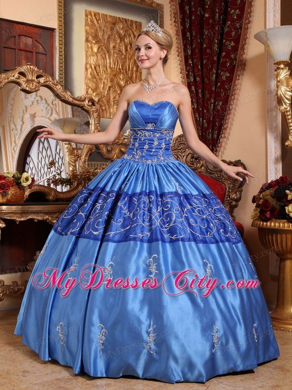 Luxury Embroidery Sweetheart Taffeta Quinceanera Dress