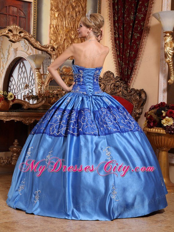 Luxury Embroidery Sweetheart Taffeta Quinceanera Dress