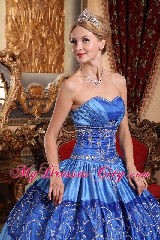 Luxury Embroidery Sweetheart Taffeta Quinceanera Dress