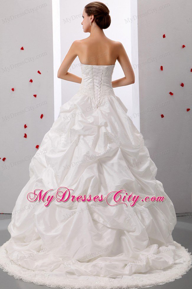 Custom Made A-line Pick-ups Sweetheart Wedding Gowns with Lace