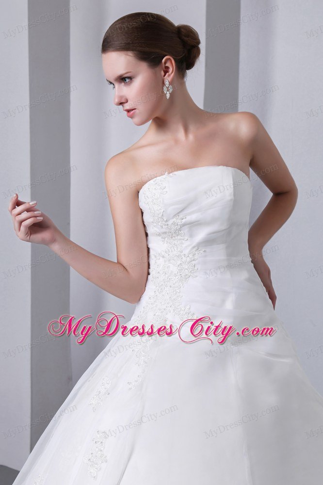 Elegant Strapless Chapel Train Lace Appliques Church Wedding Dresses