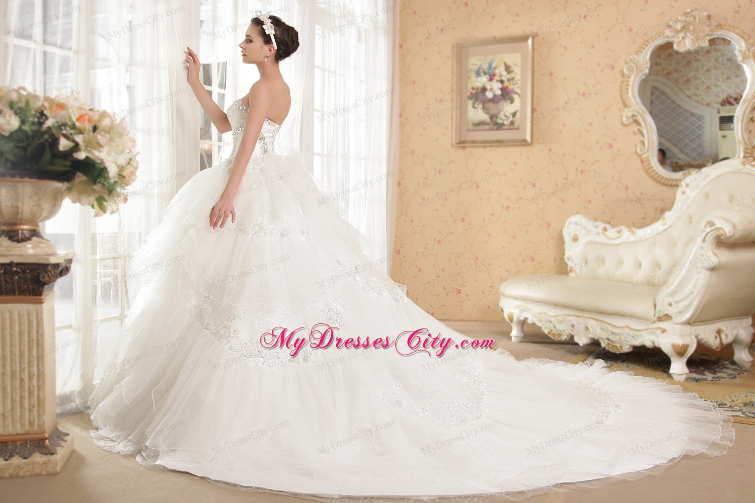 Puffy Strapless Chapel Train Appliques With Beading Wedding Dress