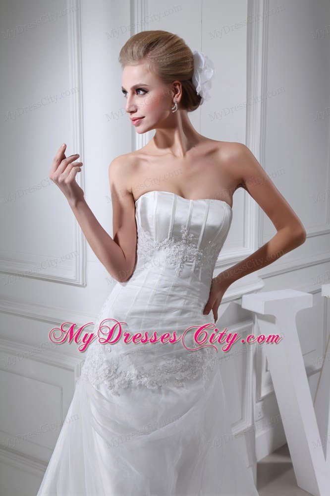 Cheap Strapless Appliques A-line Wedding Dress with Chapel Train