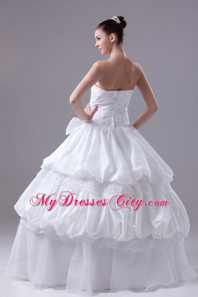 Gorgeous Bowknot Ball Gown Strapless bridal gown with Pick-ups