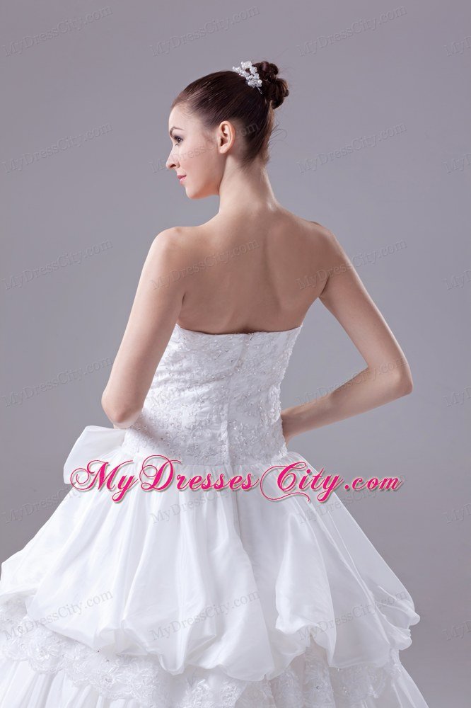 Gorgeous Bowknot Ball Gown Strapless bridal gown with Pick-ups