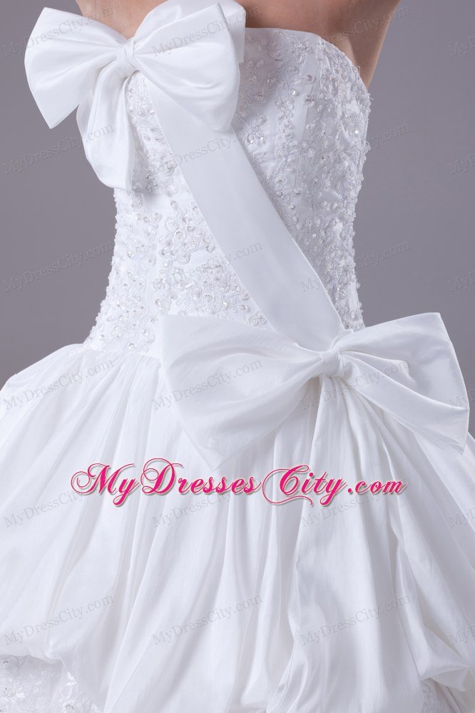 Gorgeous Bowknot Ball Gown Strapless bridal gown with Pick-ups