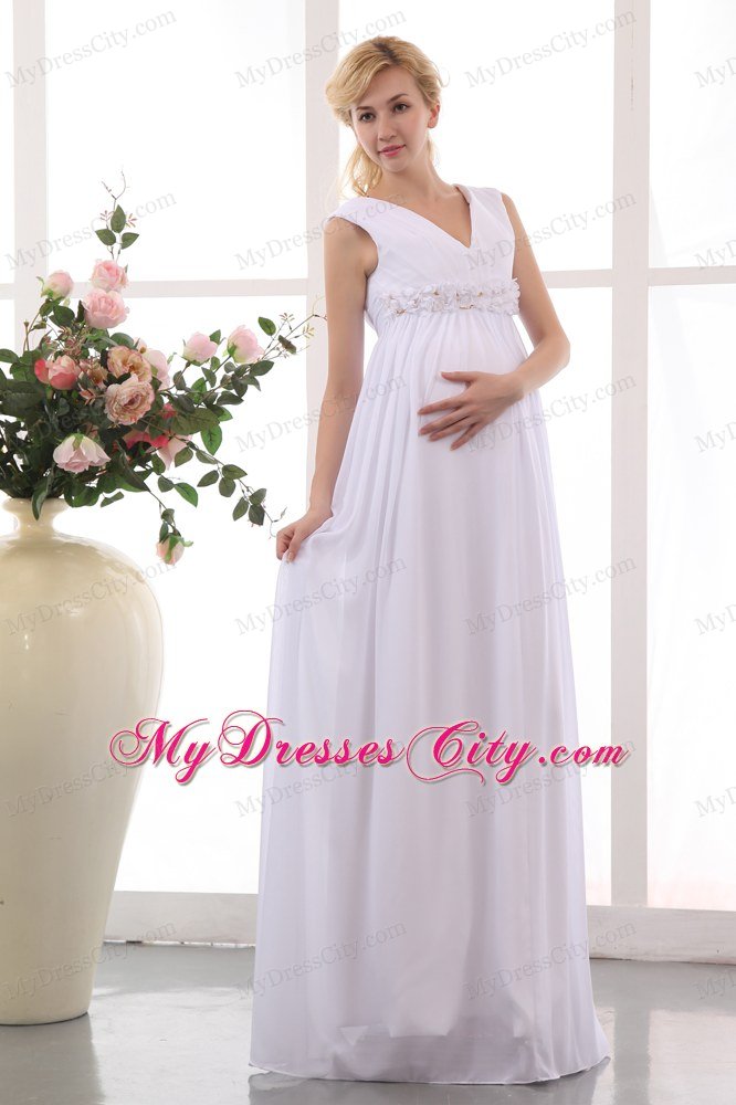 Hand Made Flowers V-neck Chiffon Maternity Wedding Dress