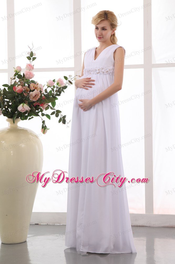 Hand Made Flowers V-neck Chiffon Maternity Wedding Dress