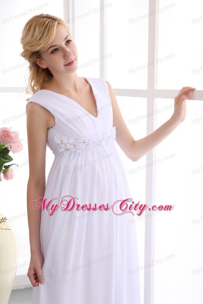 Hand Made Flowers V-neck Chiffon Maternity Wedding Dress