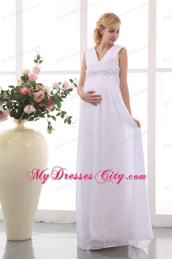 Hand Made Flowers V-neck Chiffon Maternity Wedding Dress