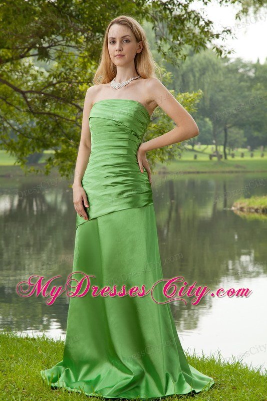 With Brush Train Spring Green Strapless Ruche Prom Dress