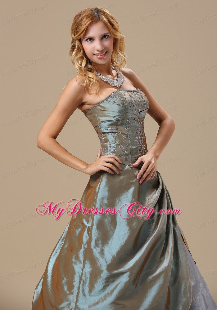 Cheap A-line Embroidery with Beading Taffeta 2013 Prom Gowns