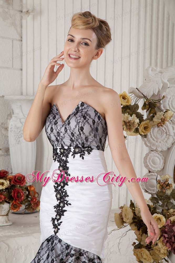 Lace Sweetheart Knee-length Ruches Beading Black and White Prom Dress