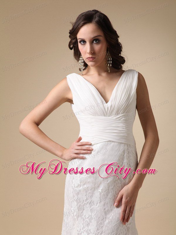 Fashionable V-neck Brush Train Chiffon and Lace Wedding Dress