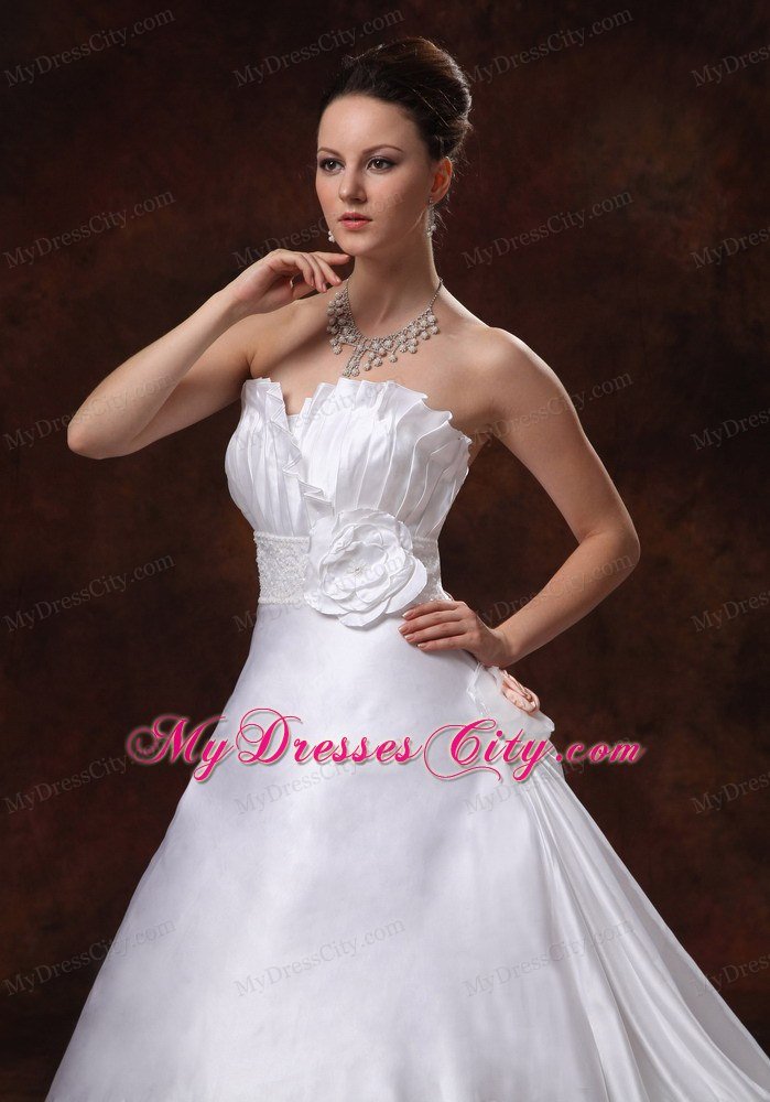 Hand Made Flowers Sweetheart Wedding Dress with Chapel Train