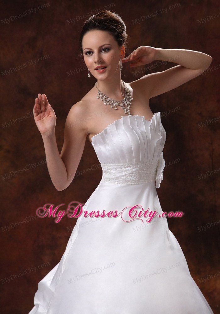 Hand Made Flowers Sweetheart Wedding Dress with Chapel Train