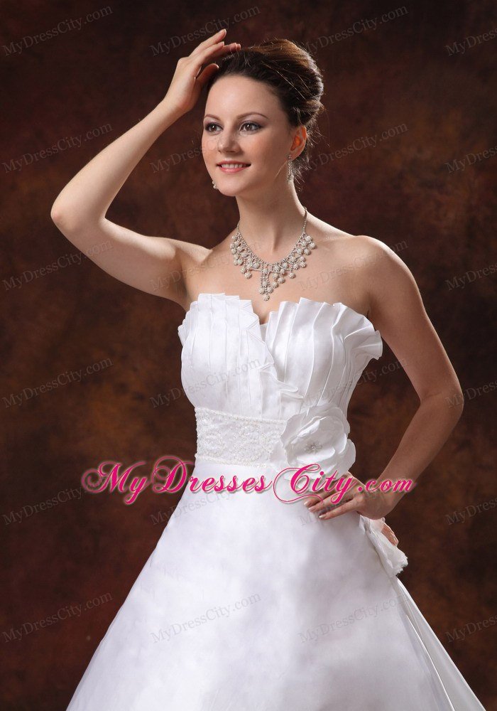 Hand Made Flowers Sweetheart Wedding Dress with Chapel Train