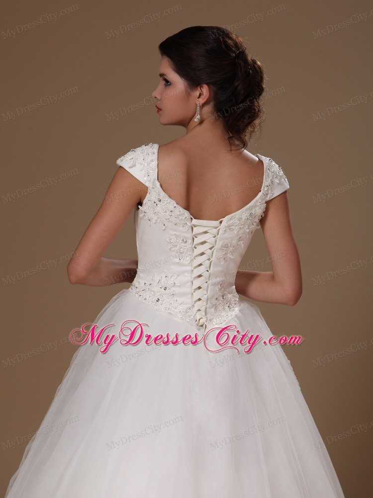 Scoop Floor-length Short Sleeves Beading Wedding Gown