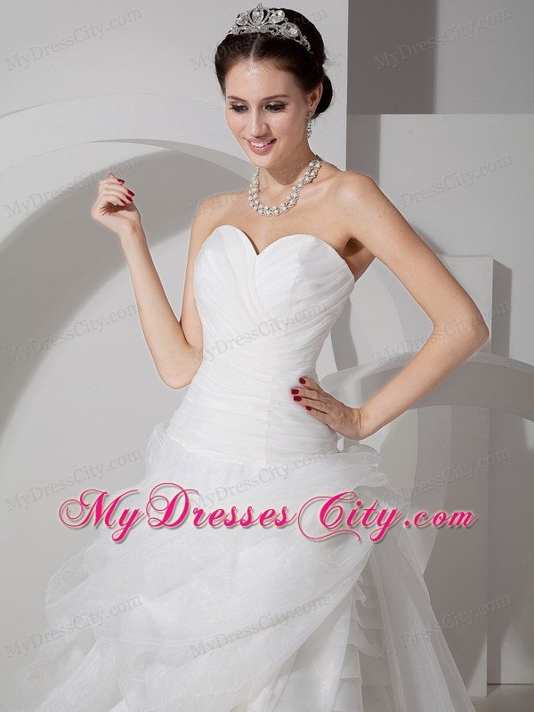 Low price A-line Sweetheart Brush Train Organza Ruching Wedding Dress