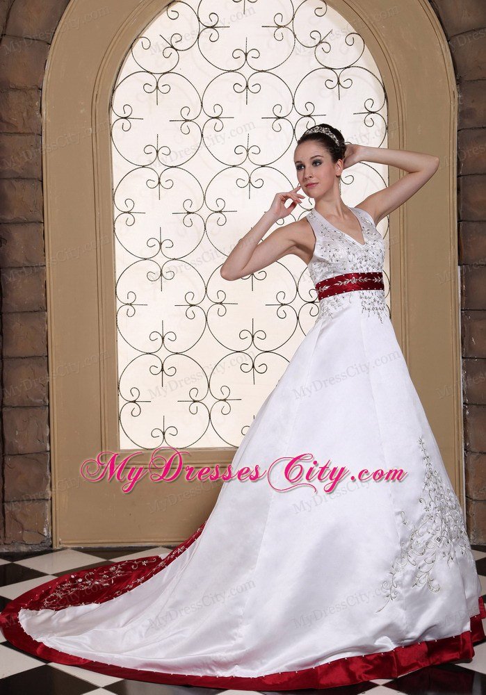 Beautiful Halter Top Embroidery Ribbon Wedding Dress with Red Train