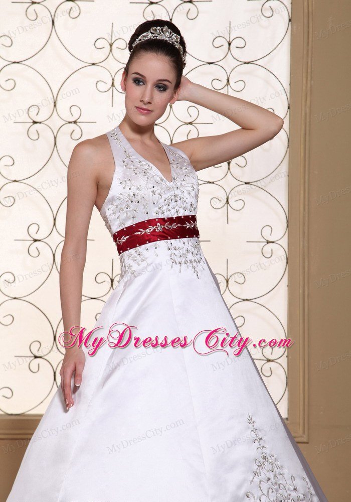 Beautiful Halter Top Embroidery Ribbon Wedding Dress with Red Train