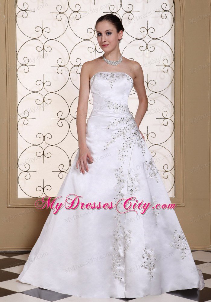 Elegant Beaded Strapless A-line Embroidery Wedding Dress Lace-up