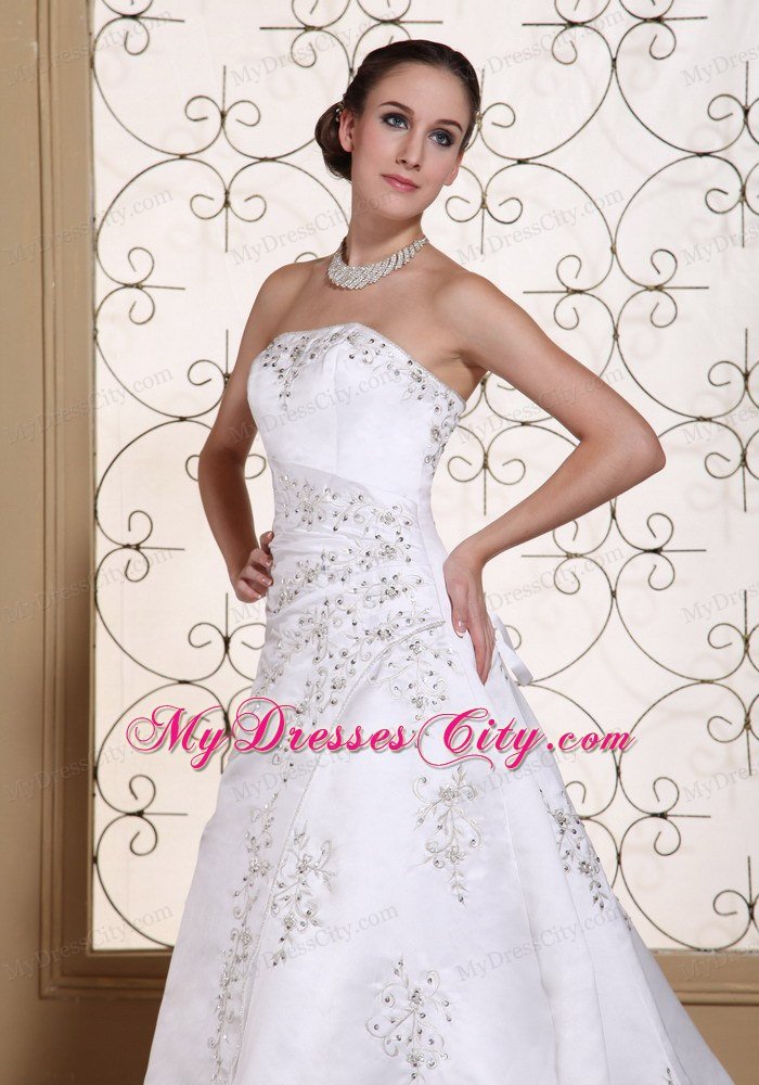 Elegant Beaded Strapless A-line Embroidery Wedding Dress Lace-up