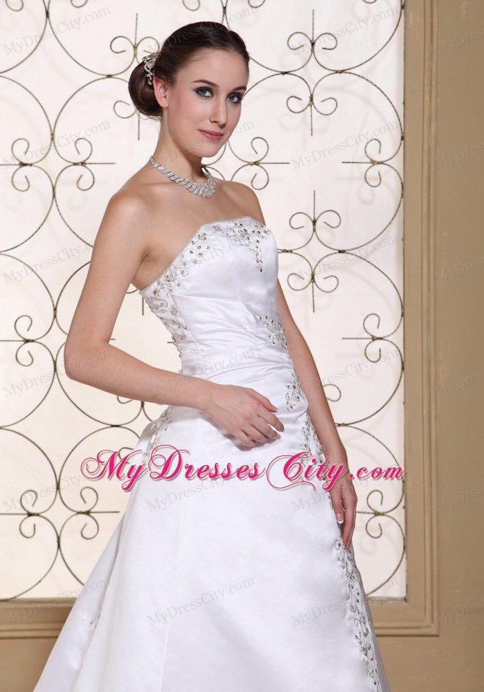 Elegant Beaded Strapless A-line Embroidery Wedding Dress Lace-up