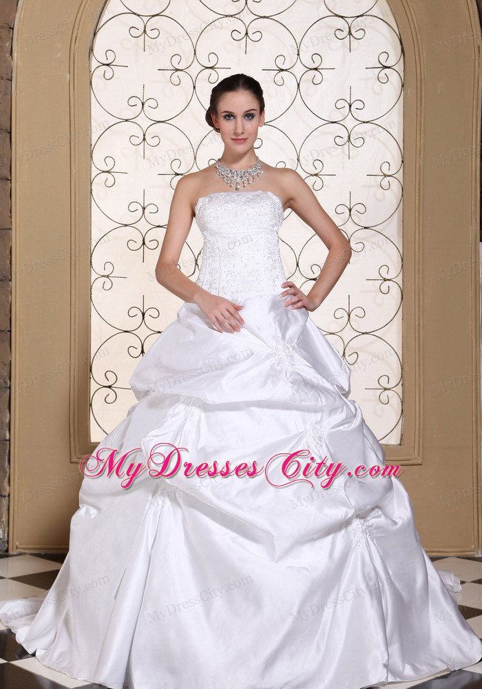 Best seller A-line White Pick-ups Wedding Dress Embroidery On Taffeta