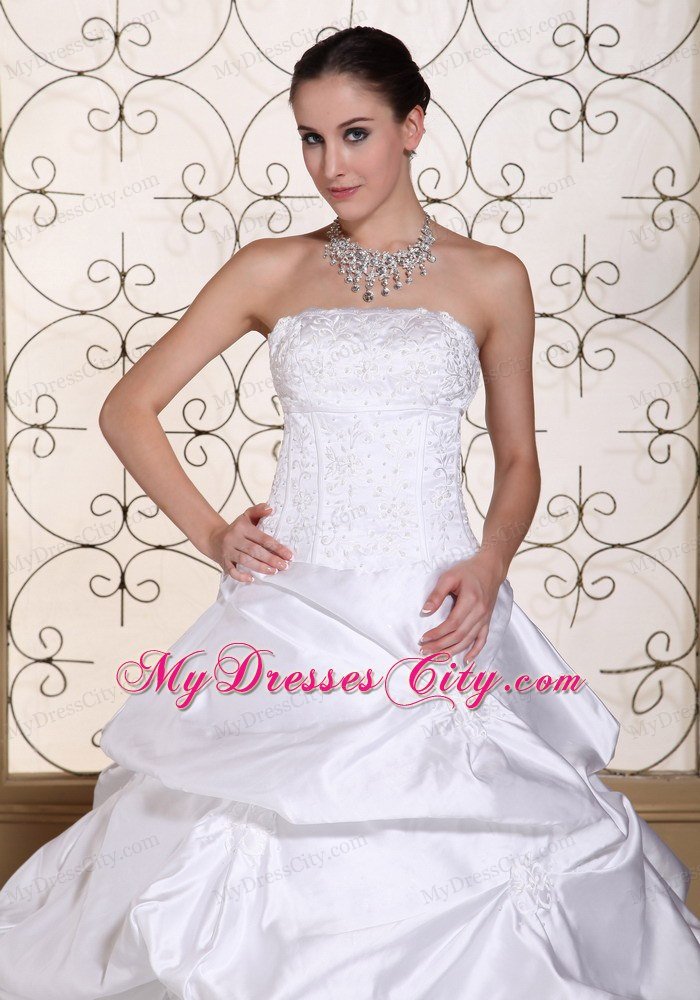 Best seller A-line White Pick-ups Wedding Dress Embroidery On Taffeta