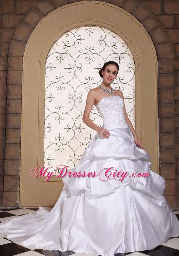 Best seller A-line White Pick-ups Wedding Dress Embroidery On Taffeta