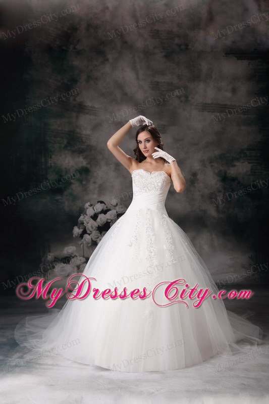 Clearance Sweetheart Court Train Appliques Tulle Wedding Ball Gown