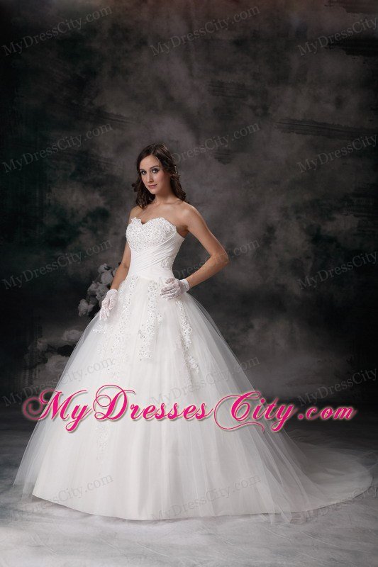 Clearance Sweetheart Court Train Appliques Tulle Wedding Ball Gown