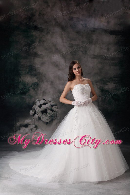 Clearance Sweetheart Court Train Appliques Tulle Wedding Ball Gown