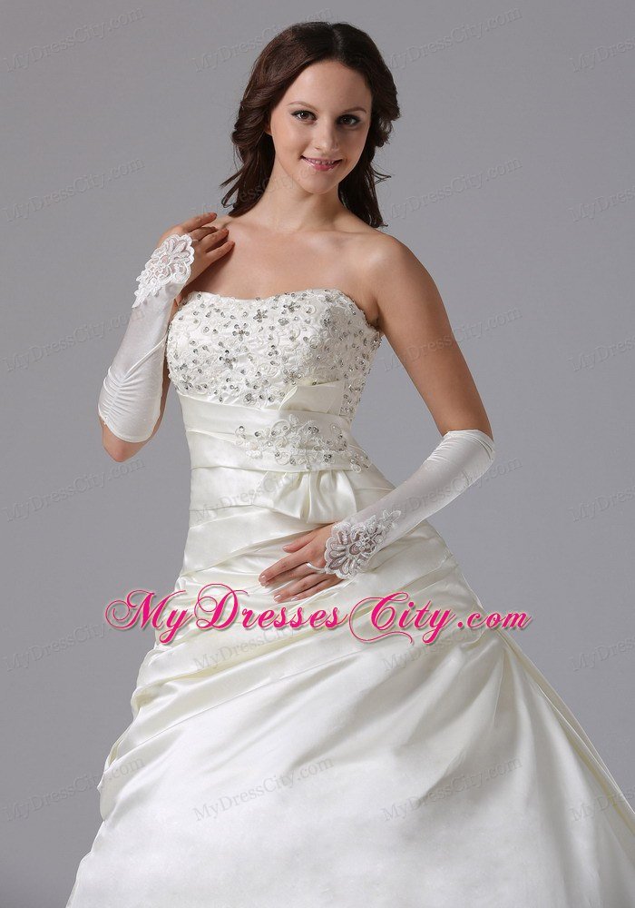 Luxury A-line Appliques and Ruches Lace Court Train Wedding Gowns