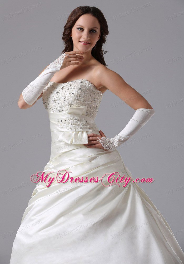 Luxury A-line Appliques and Ruches Lace Court Train Wedding Gowns