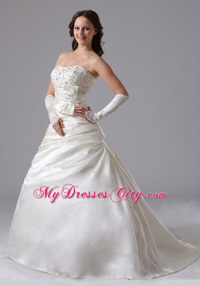 Luxury A-line Appliques and Ruches Lace Court Train Wedding Gowns