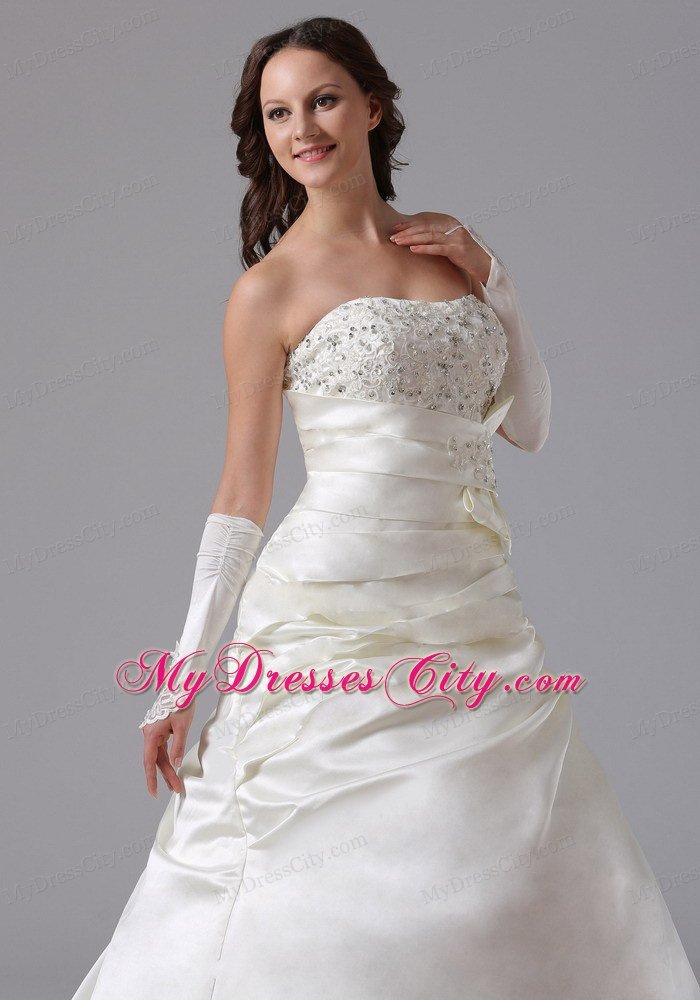 Luxury A-line Appliques and Ruches Lace Court Train Wedding Gowns