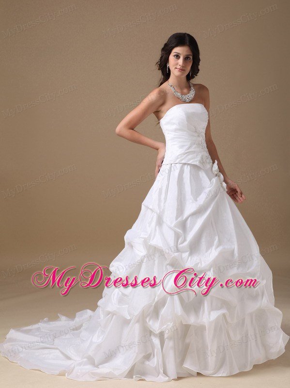 White A-line Strapless Taffeta Appliques Wedding Dress with Court Train