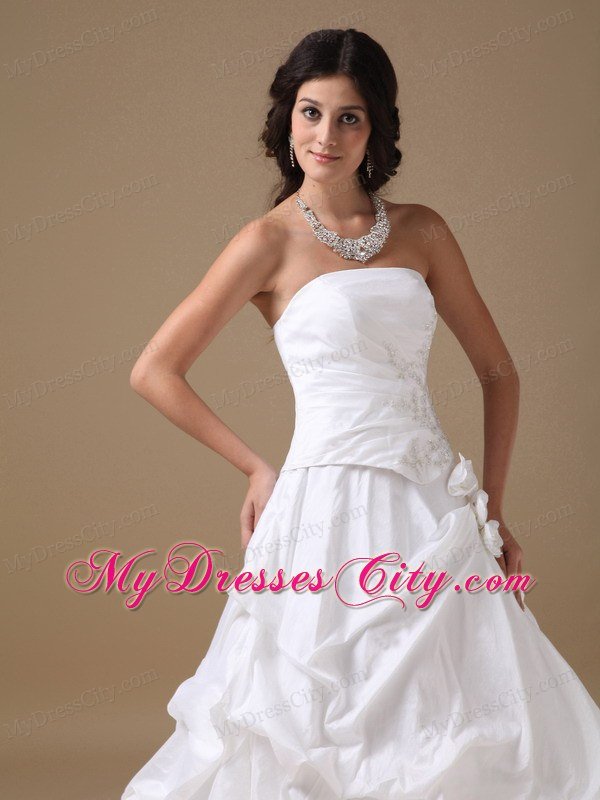 White A-line Strapless Taffeta Appliques Wedding Dress with Court Train