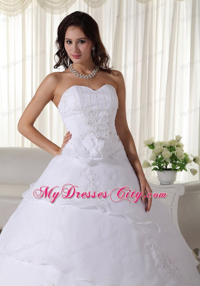 White Sweetheart Floor-length Beading Bridal Dress with Ruffled Layers