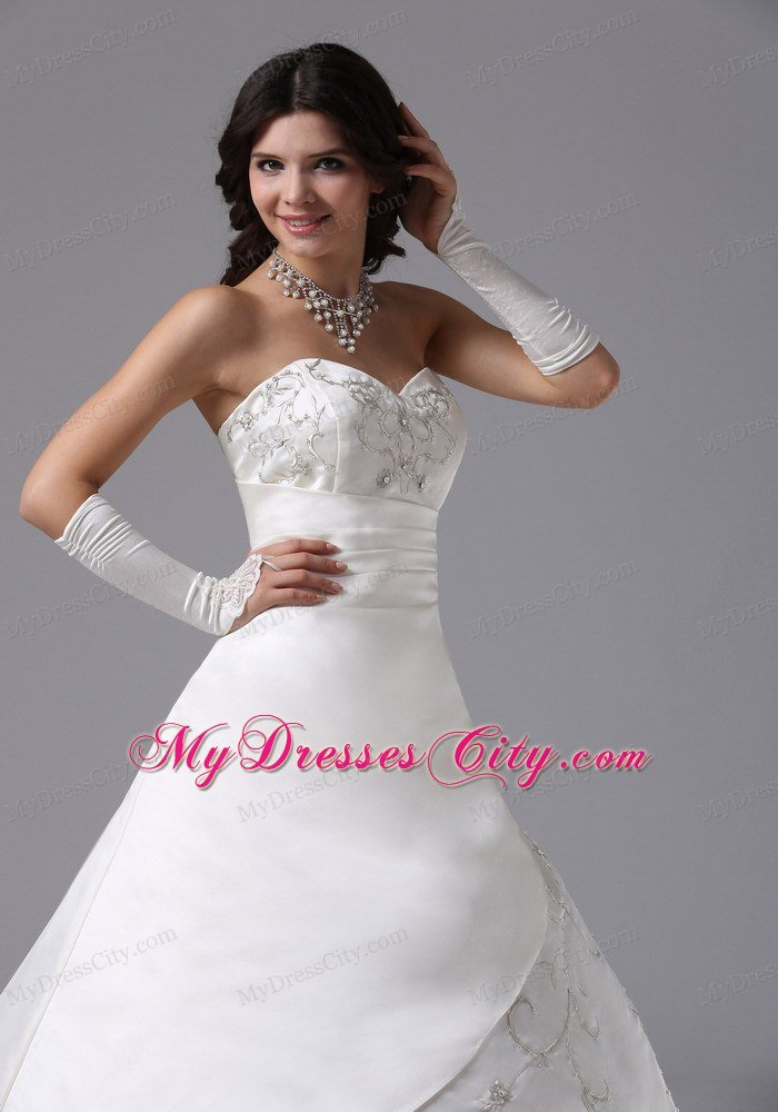 Graceful Embroidery Brush Train Sweetheart Wedding Gowns Sleeveless