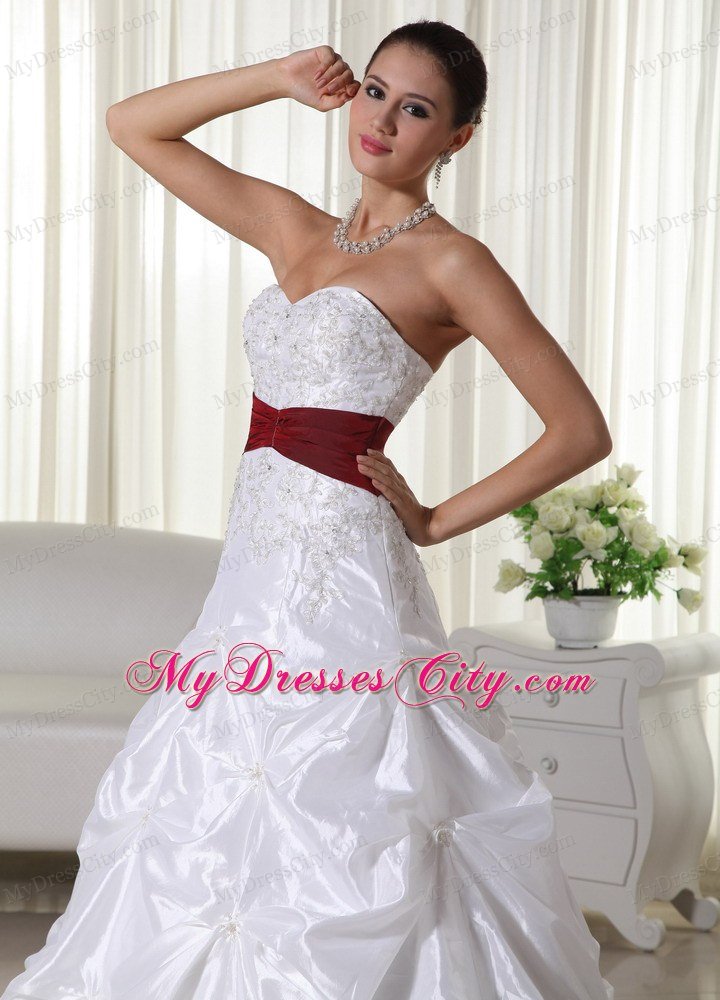 Modest Long A-line Chapel Train Appliques Sweetheart Bridal Gowns