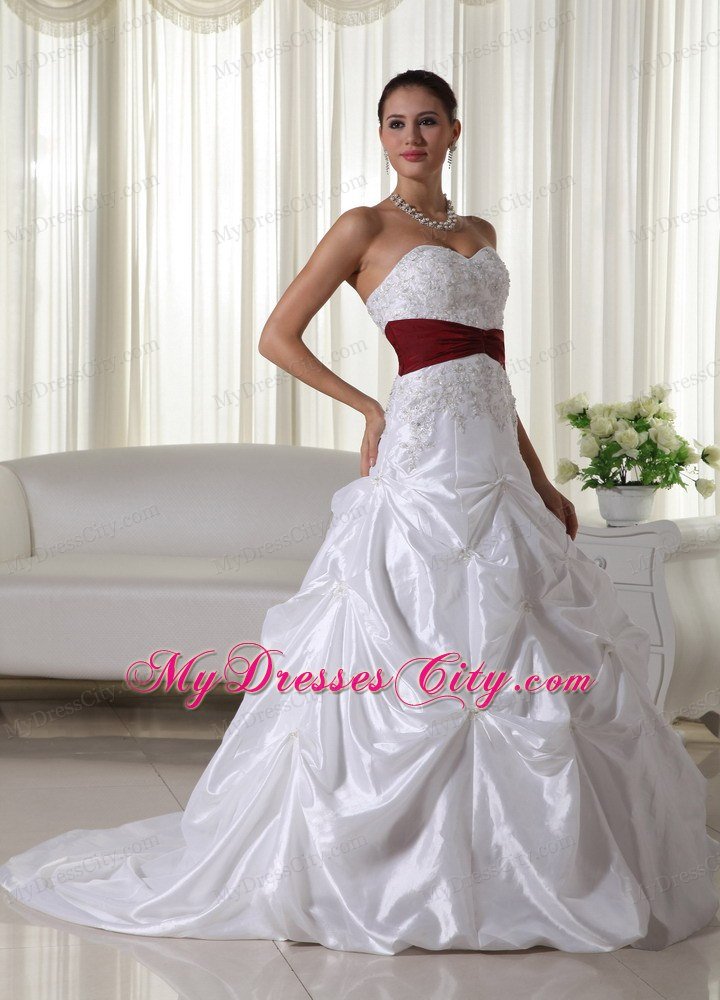 Modest Long A-line Chapel Train Appliques Sweetheart Bridal Gowns