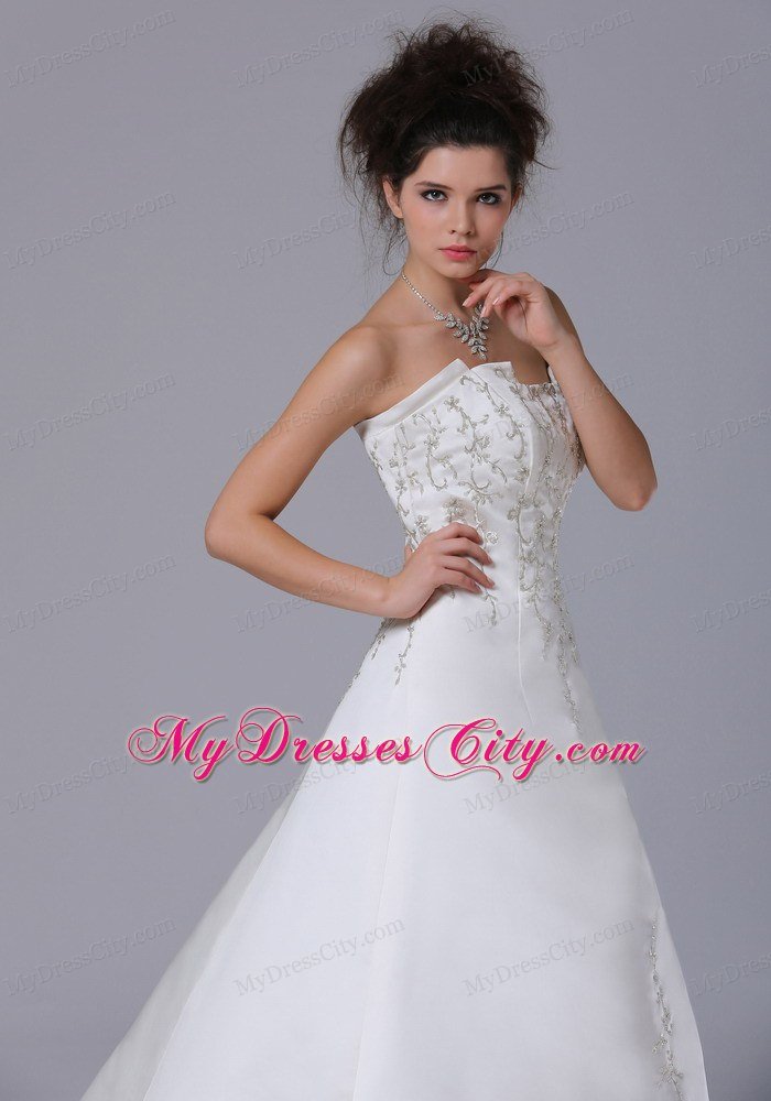 Exquisite Long Strapless Embroidery Brush A-Line Wedding Dress