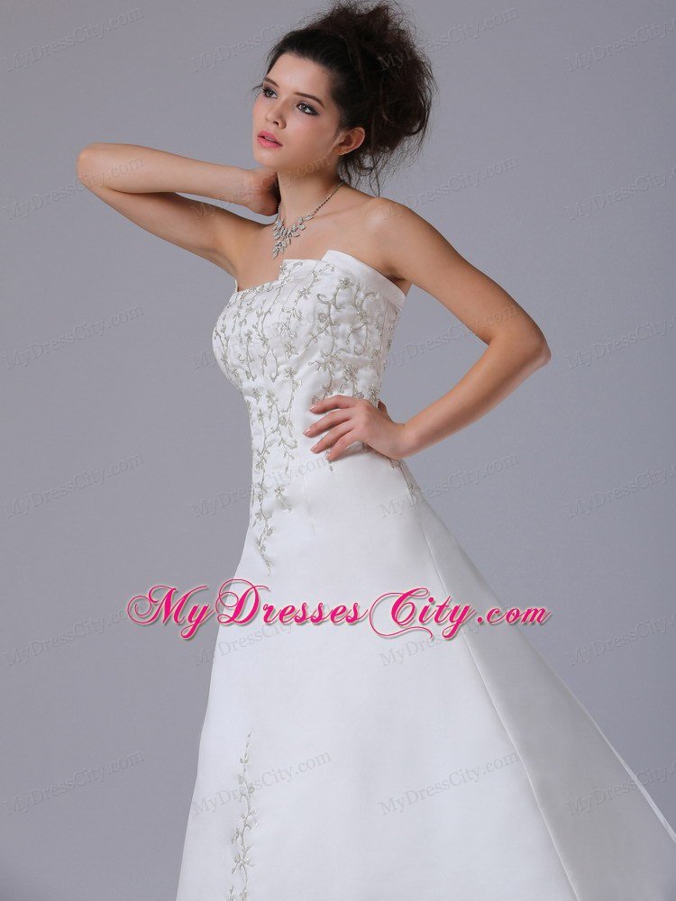 Exquisite Long Strapless Embroidery Brush A-Line Wedding Dress